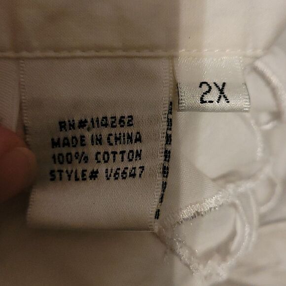 Beautiful floral embroidered and sequin cut out top - Picture 8 of 11